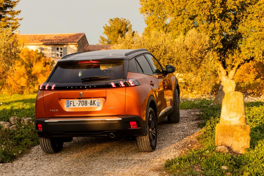  Peugeot 2008 GT 2019 года  (WW) (фото 31 из 45)